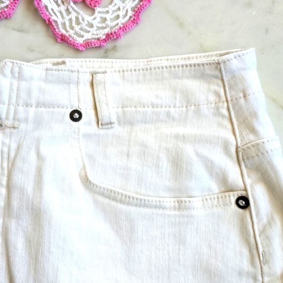 FREE PeopleWe The Free White Denim Shes ALL that Mini Skirt Size 31 - Picture 2 of 8